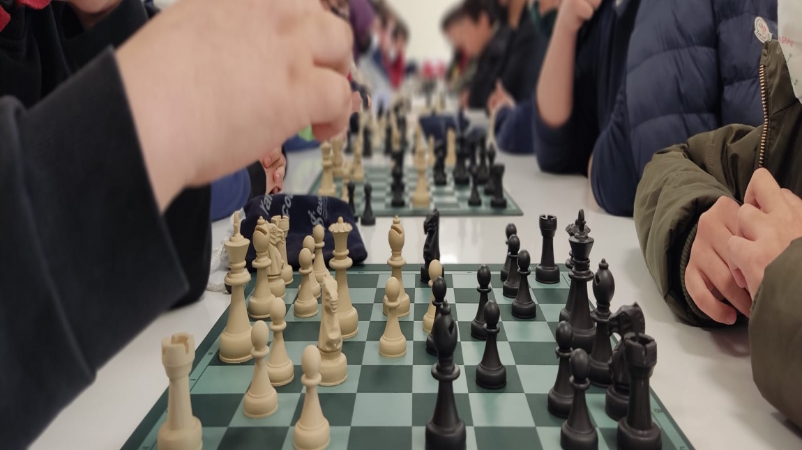Satranç Turnuvasında Birinciliği Aldık