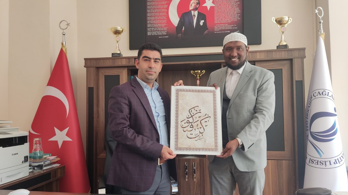 Somalili İş Adamı İsmail Nuri Bey'in Okulumuzu Ziyareti